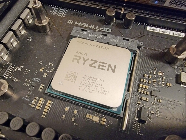 Đánh giá Ryzen 7 5700X (Tray) và Radeon RX 7600 / RX 9600 XT 8GB – 16GB: Giải pháp build PC tiết kiệm và hiệu quả